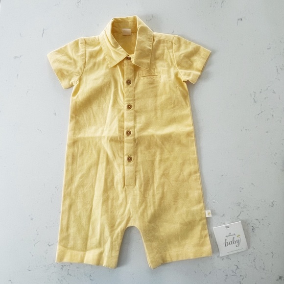 Hallmark Baby Yellow Button Down Romper Suit Size 6-12 Months NWT - Picture 1 of 6